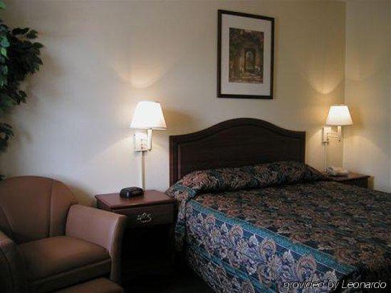 Intown Suites Extended Stay Charlotte Nc -East Independence Rum bild